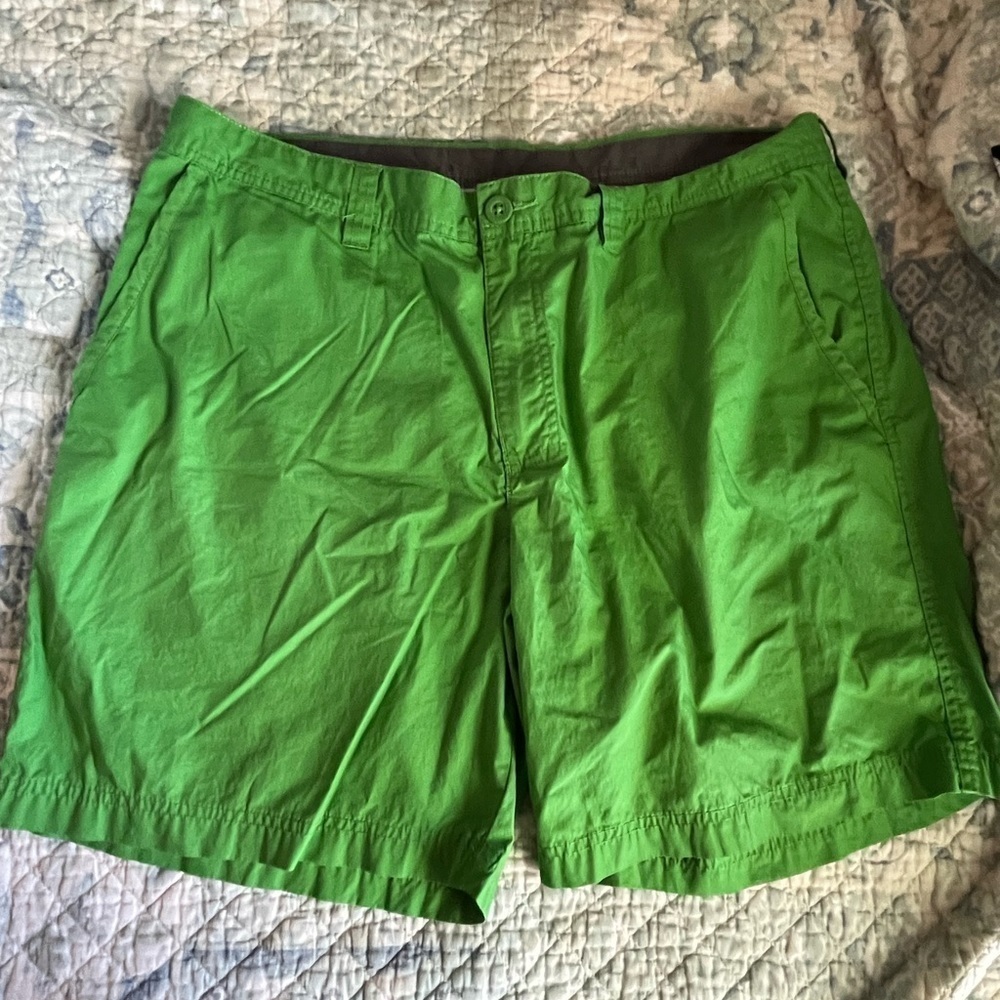 Columbia Shorts, Green, size 38, excellent used condition - Picture 5 of 7